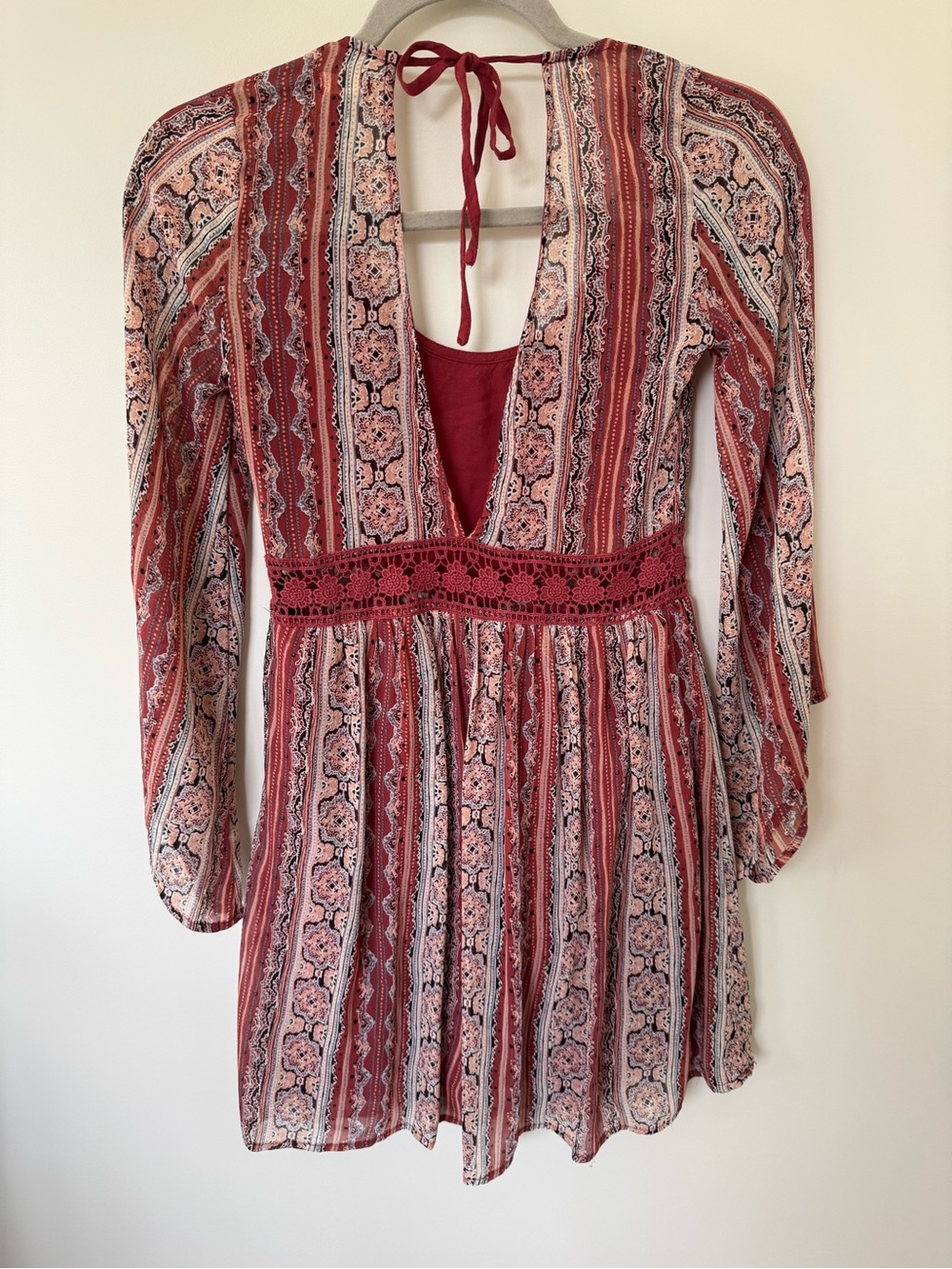 Hollister Boho Floral Print Scoop Neck Mini Dress in Dusty Rose - Picture 4 of 14